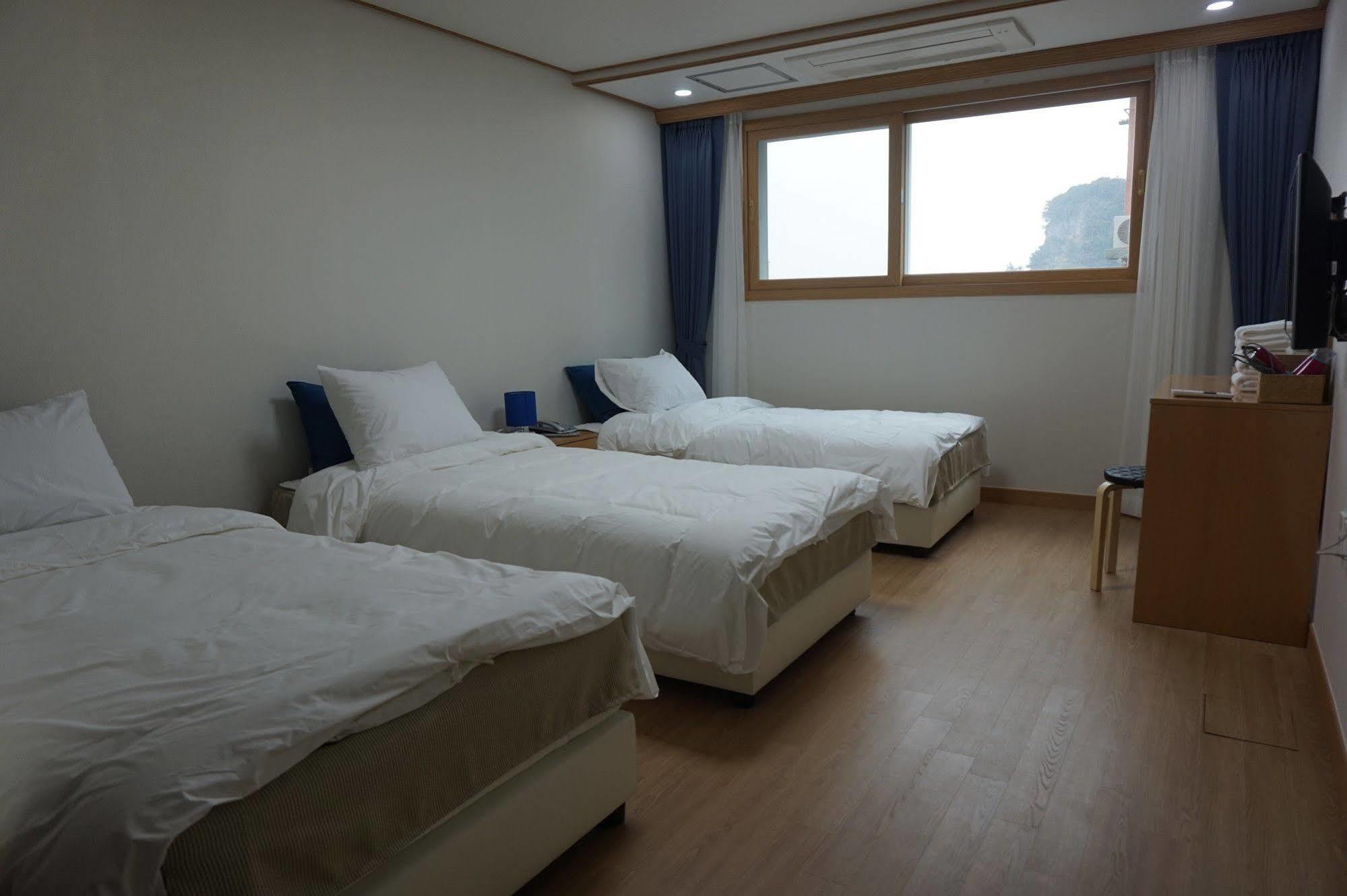 Seogwipo Dongwon Hotel Экстерьер фото